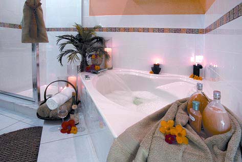 Master Bath With Garden Tub