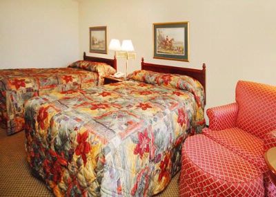 Econo Lodge Inn & Suites - 