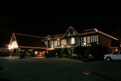 Old English Inn Hotel & Conference Center - 