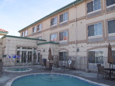 La Quinta Inn & Suites - 