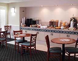 La Quinta Inn & Suites - 