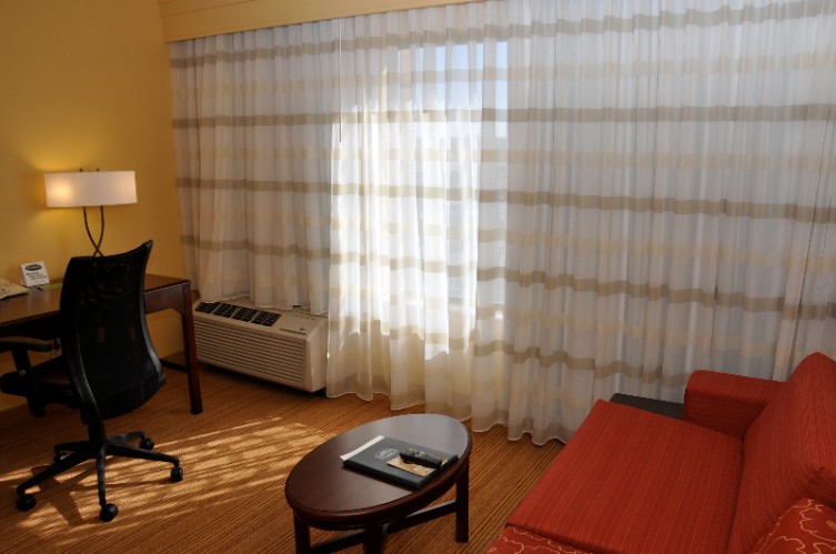 Courtyard by Marriott - Front Desk/check-in