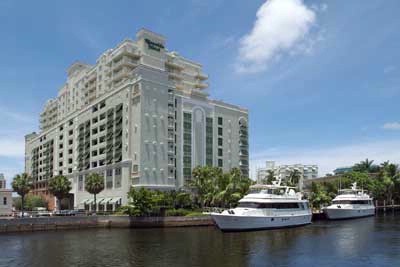 Riverside Hotel - 