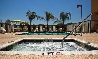 Fairfield Inn & Suites by Marriott Tampa East / Fa - Pool & Spa