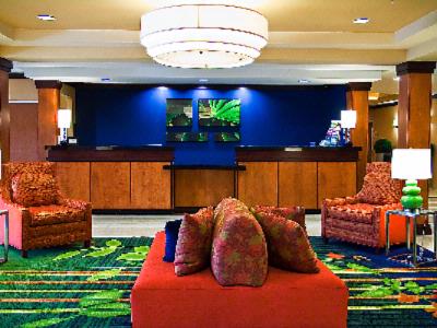 Fairfield Inn & Suites by Marriott Tampa East / Fa - Front Desk