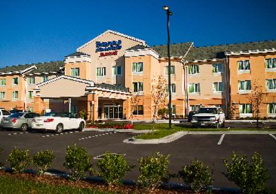 Fairfield Inn & Suites by Marriott Tampa East / Fa - Exterior At Night