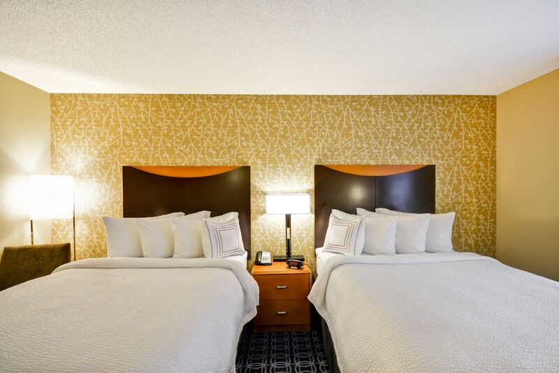 Fairfield Inn & Suites by Marriott Tampa East / Fa - Breakfast