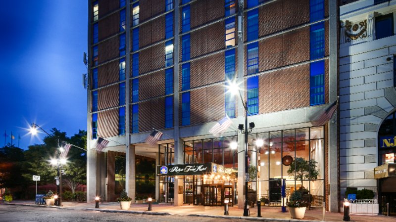 Best Western Robert Treat Hotel - 