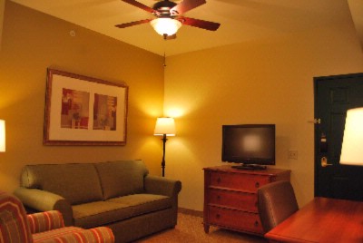 Country Inn & Suites by Carlson - One-bedroom Suite Living Area