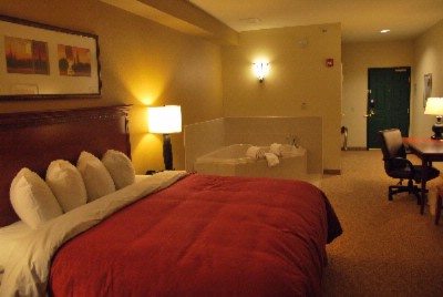 Country Inn & Suites by Carlson - Whirlpool Suite