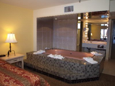Best Western Encinitas - Presidential Suite Jacuzzi Tub