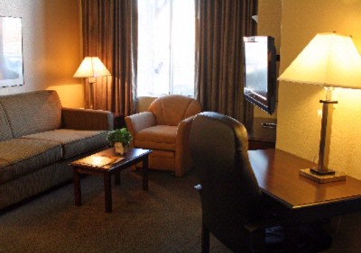Hawthorn Suites Chandler - Living Room
