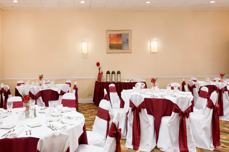 Ramada Newark / Wilmington - Lobby