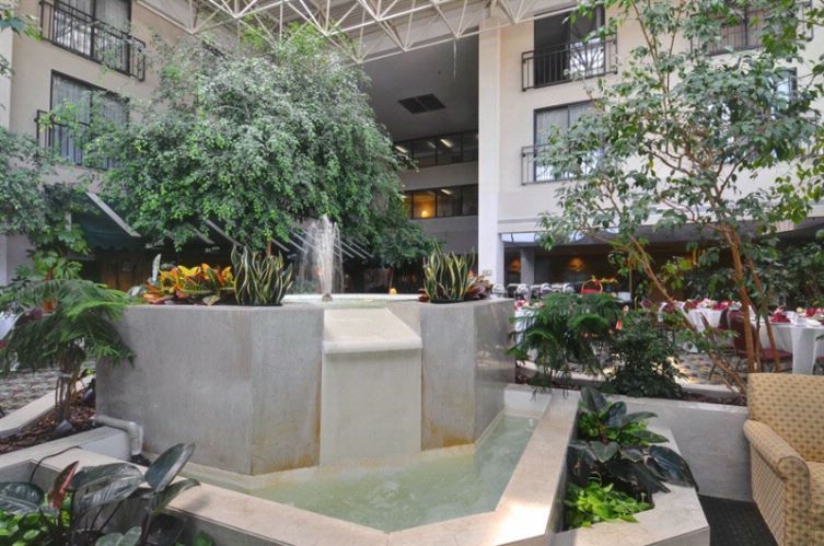Best Western Royal Plaza Hotel & Trade Center - 