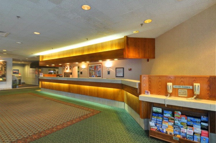 Best Western Royal Plaza Hotel & Trade Center - 