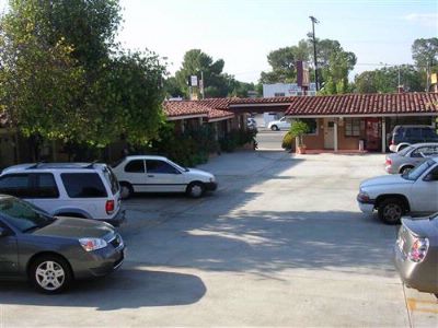El Patio Inn - Property Corridors