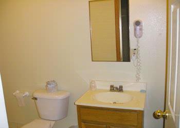 El Patio Inn - Bathrooms