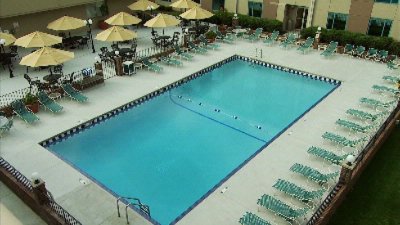 Crowne Plaza Chicago Northbrook - Outdoor Pool