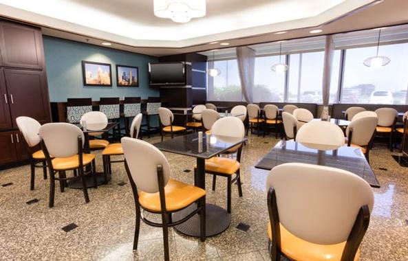 Drury Inn & Suites Kansas City Airport - Breakfast Area