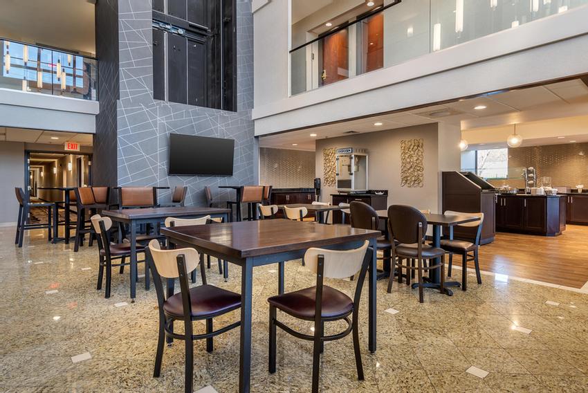 Drury Inn & Suites Atlanta Airport - King