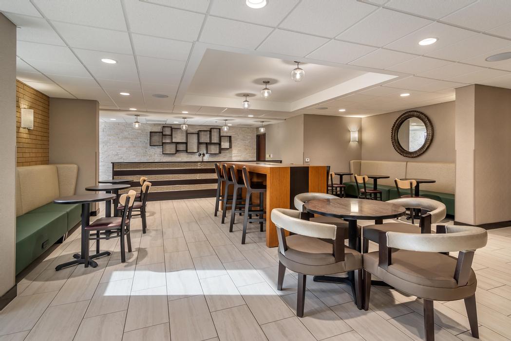 Drury Inn & Suites Atlanta Airport - Suite