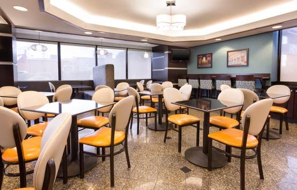 Drury Inn & Suites Greensboro - Lobby