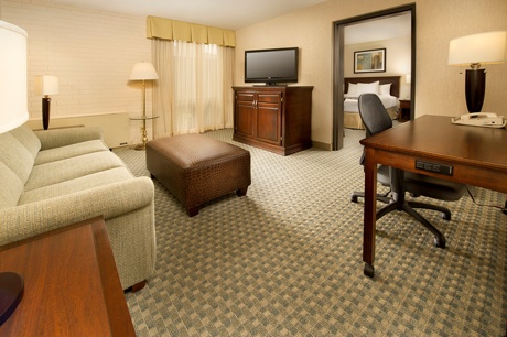 Drury Inn & Suites Kansas City Stadium - Suite
