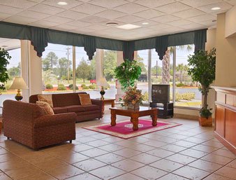 Ramada Inn of Walterboro - Lobby