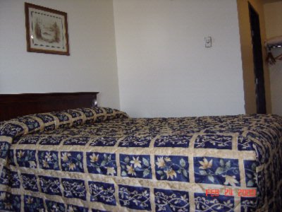 M Star Hotel - 1 Queen Bed