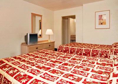 Rodeway Inn - Room With 2 Double Beds