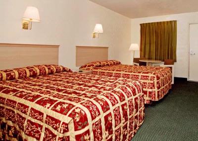 Rodeway Inn - Room With 2 Double Beds