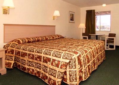 Rodeway Inn - Room With 1 King Bed