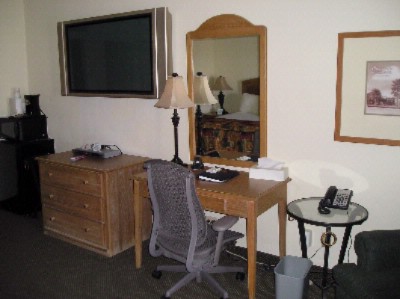 Best Western Coronado Motor Hotel - Suite With Our Herman Miller Chairs And Flat Screen Tv's