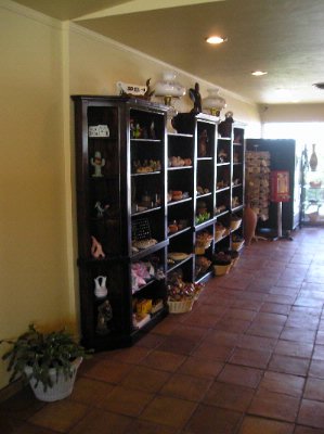 Best Western Coronado Motor Hotel - Gift Shop In Lobby