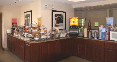 Hampton Inn Ames - Breakfast Area