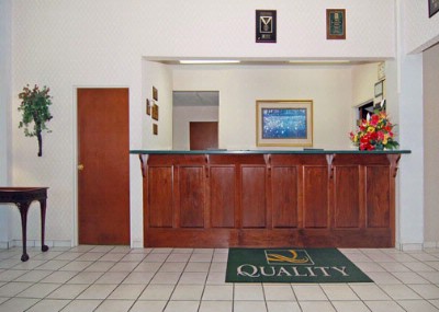 Quality Inn & Suites - Front Desk