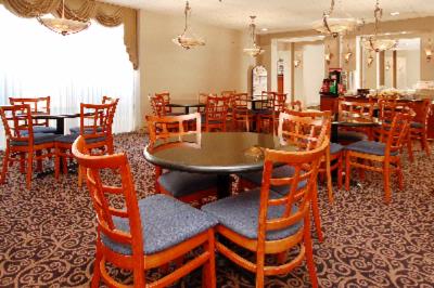 Howard Johnson Inn - 