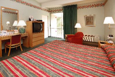 Howard Johnson Inn - 