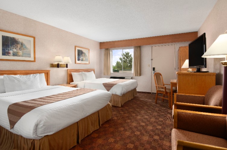 Travelodge Victoria - Junior Suite With Full Kitchen