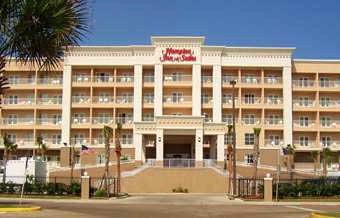 Hampton Inn & Suites - 
