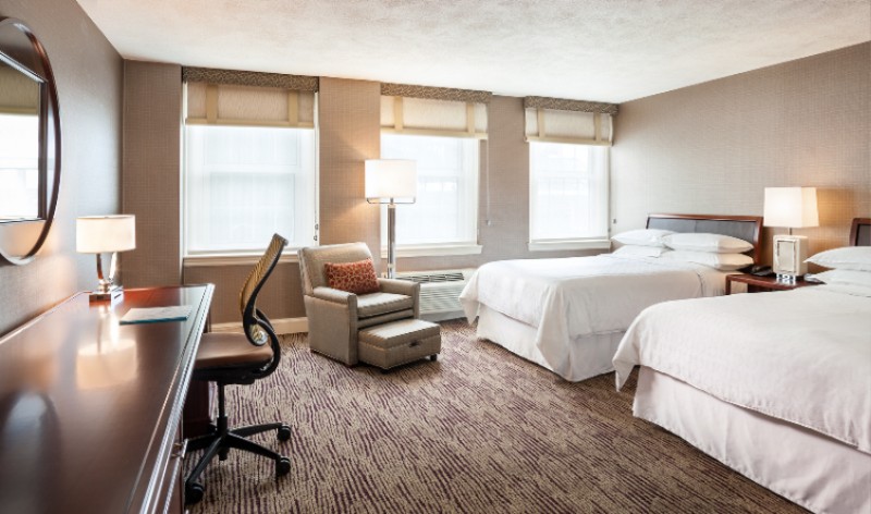 Sheraton Commander Hotel - 