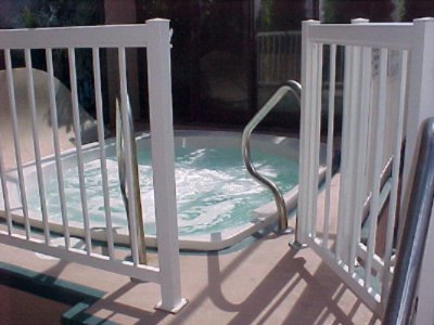Days Inn Victoria on the Harbour - Yearround Outdoor Whirlpool