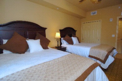 Lake Eve Resort - Second Bedroom With 2 Queen Beds