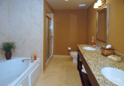 Lake Eve Resort - Master Bathroom