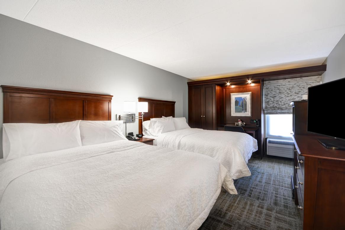 Hampton Inn Northville - Two Double Beds