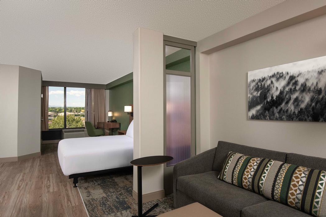 Hyatt Place Denver South / Park Meadows - 