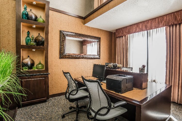 Comfort Suites Hotel - 