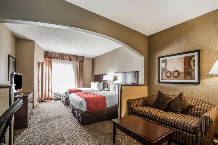 Comfort Suites Hotel - 