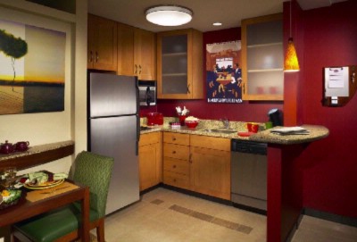 Residence Inn by Marriott Louisville Downtown - Kitchen