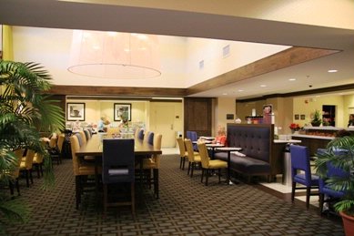 Hampton Inn & Suites Las Vegas Red Rock / Summerli - Lobby